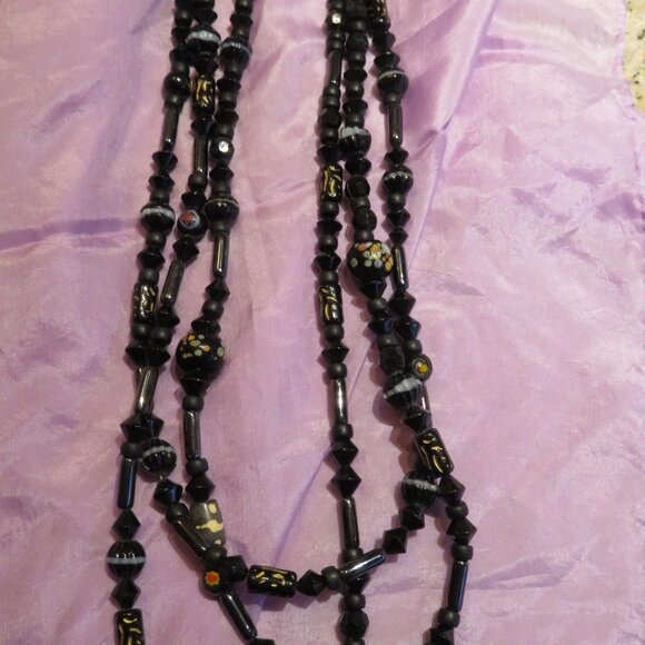 Vintage Vari-colour & Shape Black Glass Beads 3-strand Necklace (K752) - Picture 1 of 9